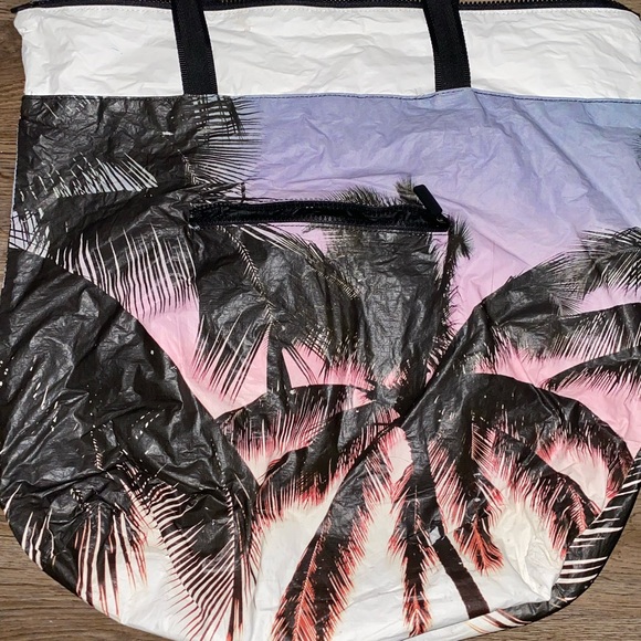 Aloha Collection Tote. Please review photos & description. - Picture 5 of 13